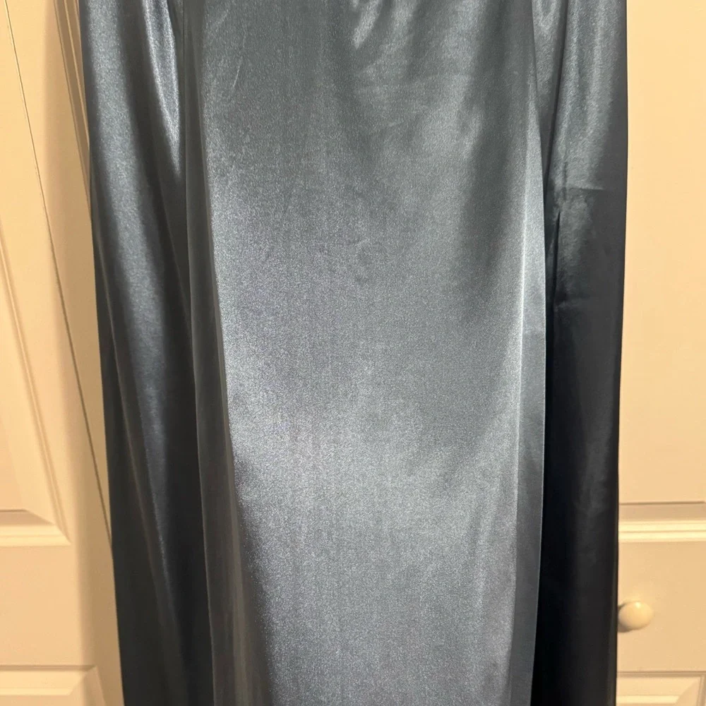 David's Bridal GALINA SIGNATURE
Charmeuse Basque Waist Tank Dress - Picture 8 of 11